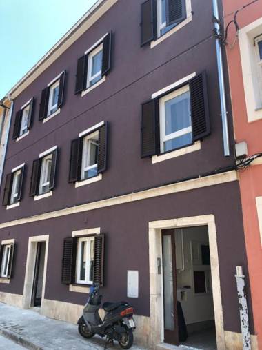 D&A Central Amphiteatre Apartments with free parking