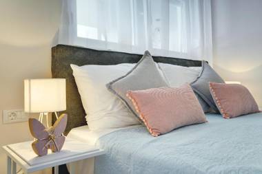 D&A Central Amphiteatre Apartments with free parking