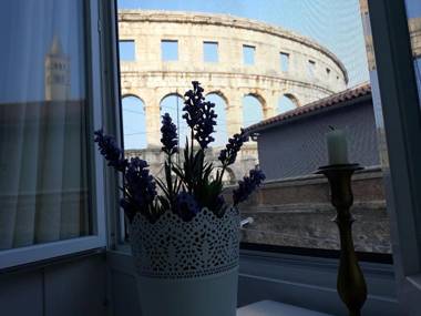 Amphiteater Art Apartman