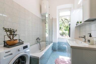 *** Lounge terrace apartment with the harbour view / city centre ***