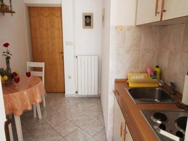 Apartment for two person near the sea and city center