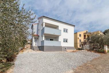 Apartments Mira