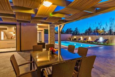 Villa Philippo and Villa Nika