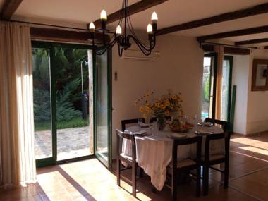 Lovely holiday home with amazing  garden and covered terrace !