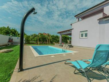 Comfortable villa in Pula with private swimming pool