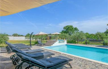 Beautiful home in Pula with Outdoor swimming pool WiFi and 4 Bedrooms