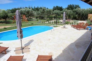 Oasis Village Villa - heated pool