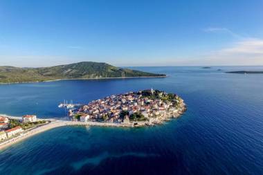 Golden Rays Luxury Villas & Apartments