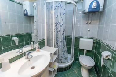 Apartment and Rooms Radojka