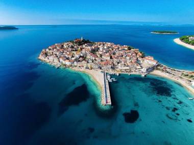 Modern Apartment in Primo ten Burnji with Private Terrace