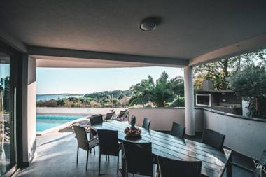 Villa Sunrise Premantura Sea View