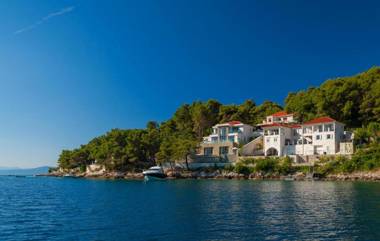 Villa Selca Waterfront Super Spectacular 4 Bedroom Villa Gym Sauna Boat Mooring Wine Cella