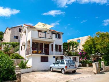 Apartments Jela - 50 m from beach