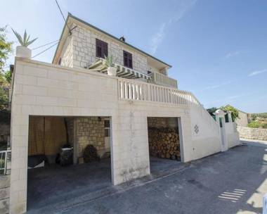 Apartments More - sea view