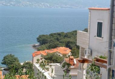 Apartments Puli - 200m from sea