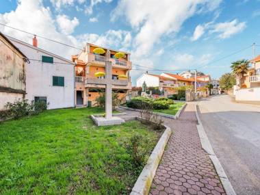 Lovely Holiday Home in Posedarje with Balcony