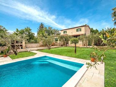 Beautiful stone house located near Zadar and near the sea