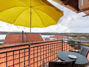 Serene Holiday Home in Posedarje near Sea