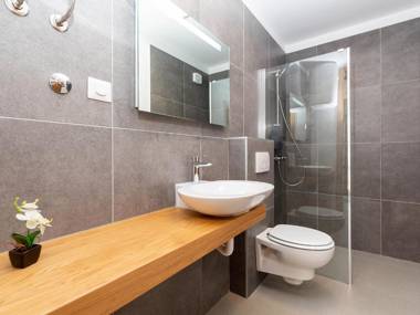 Apartments Špadići