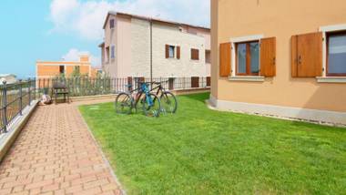 Apartment Enrico - Two Bedroom Apartment with Jacuzzi