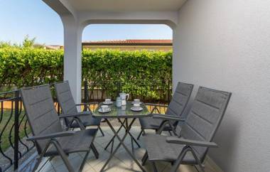 Silver Holiday House