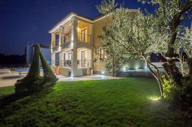 Villa Vanesa with Private Pool nearby Porec