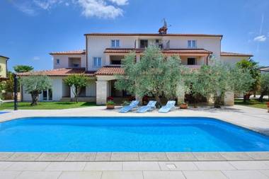 Villa Hope - Apartments with Shared Pool