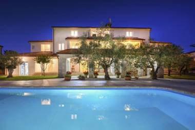 Villa Hope - Apartments with Shared Pool