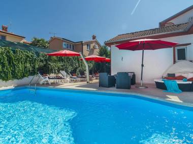 Comfortable Villa in Porec with Private Swimming Pool