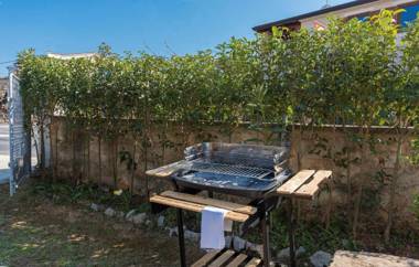 Holiday House Manuel in Tar