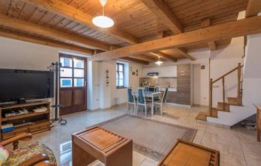 Apartment Paulina in a Stone House