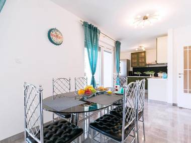 NEW 2020! 3 bedrooms apartment Simona