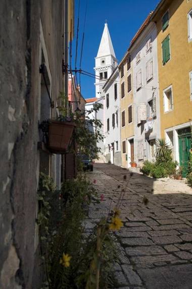 A4 Goga 1 two bedroom apartment near the beach and the sea