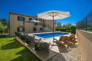 Apartments Saladinka