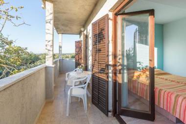 Apartment Paola for max 7 Pax with 3 bedrooms large garden and spacious balconies overlooking the sea