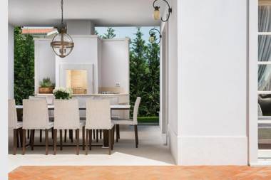 Villa Aurora by HMZ Villas