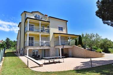 Apartments house Tomic for max 22 persons Maj Poreč