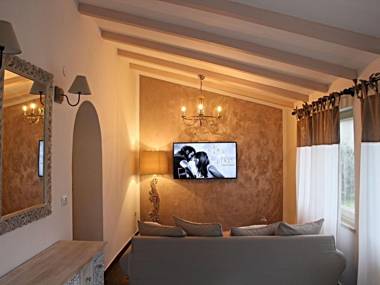 Adorable house  apartment with garden view  !