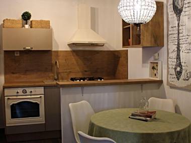 Adorable house  apartment with garden view  !