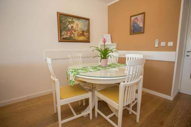 Comfortable apartment Terezija A4 plus 1 for 5 Persons with Balcony in Poreč