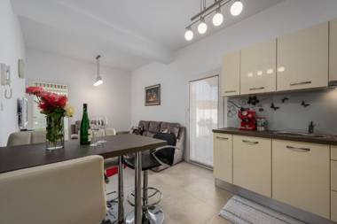 Apartment Vedran with pool near Porec