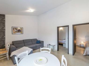 Modern apartment Noa II in Villa Valtrazza with pool in center of village Tar