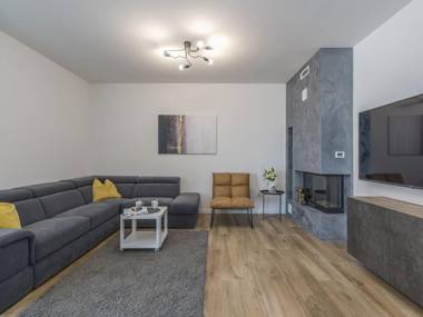 Modern luxurious villa for 8- 10 people with private swimming pool near Porec