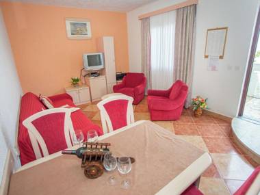 Cozy colorful apartment only 600m from the sea located in Porec