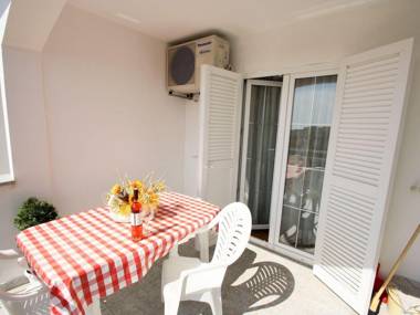 Apartment ideal for couples with free Wi-Fi air-conditioning and parking