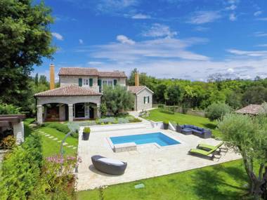 Lush Villa in Baderna with Artistic Interiors  Pool