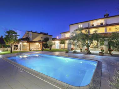 Modern two bedrooms apartment with shared pool 800 m from the beaches