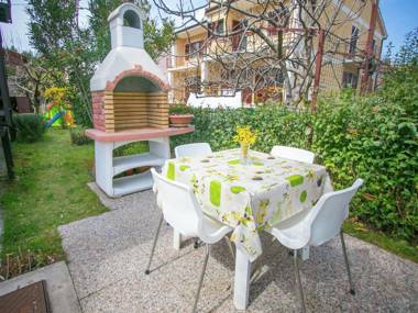 Apartment 45 m2 on the first floor with garden view and air condition