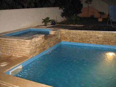 Peaceful house only 900m from the sea with swimming pool BBQ WiFi airco