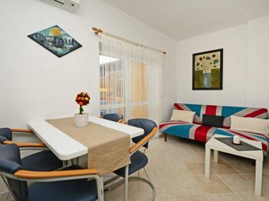 Modern apartment with shared pool for 4 persons in Nova Vas